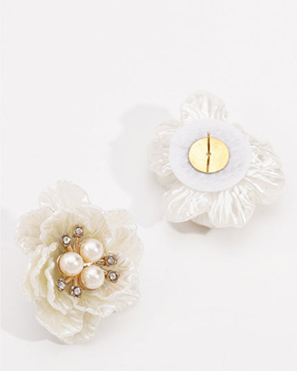 White Pearl Resin Flower Stud Earrings