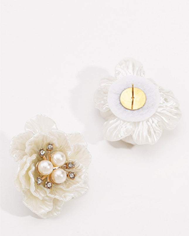 White Pearl Resin Flower Stud Earrings