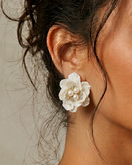 White Pearl Resin Flower Stud Earrings
